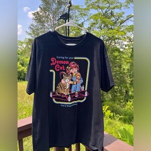 UNISEX VINTAGE SPOOKY CAT TEE.